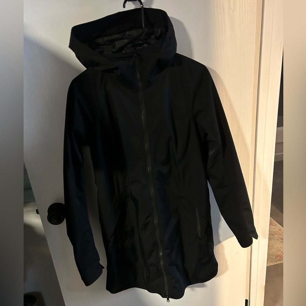 Lululemon Definitely Raining Jacket Size 8